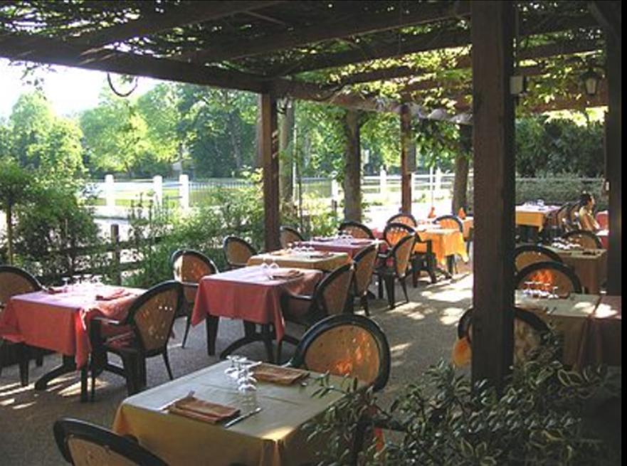 Au Bord Du Lac Hotel Saint-Remy-les-Chevreuse Exterior photo