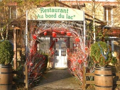 Au Bord Du Lac Hotel Saint-Remy-les-Chevreuse Exterior photo